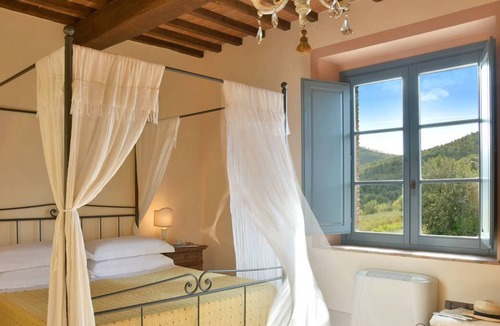 Bibbona Villa | Beautiful large Tuscany villa with fenced heated pool
