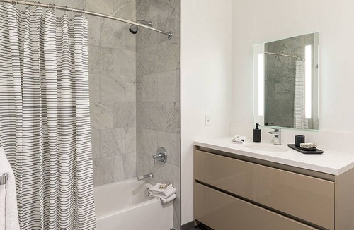 Gardena Condo | Beautiful One Bedroom, One Balcony in the heart of LA