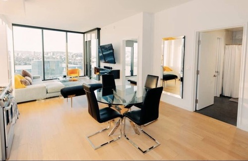 Gardena Condo | Beautiful One Bedroom, One Balcony in the heart of LA