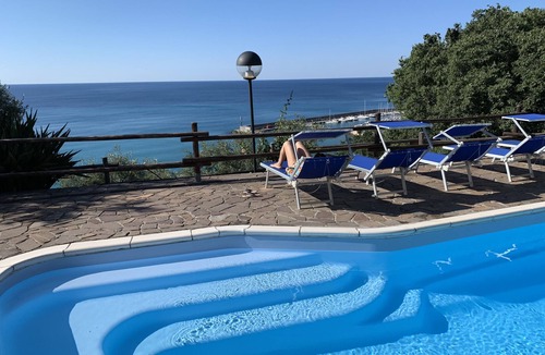 Finale Ligure Apartment | Beautiful panoramic terrace overlooking the sea, with swimming pool