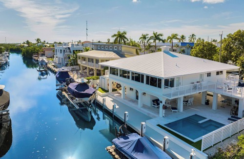 Layton House | Beautiful Pool Home Located in a Quiet Neighborhood