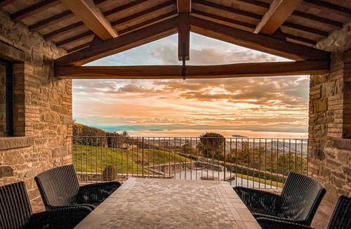 Lisciano Niccone Villa | Beautiful private villa for 6 people with A/C, private pool, WIFI, TV, terrace and parking