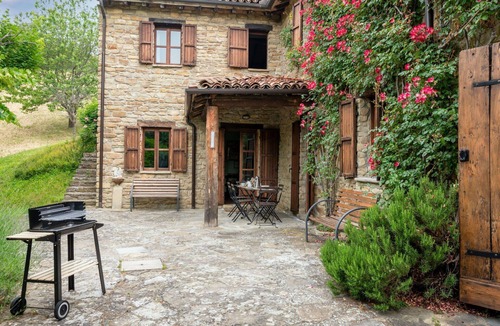 Roccaverano House | Beautiful private villa with WIFI, private pool, TV, terrace, pets allowed, panoramic view, parking