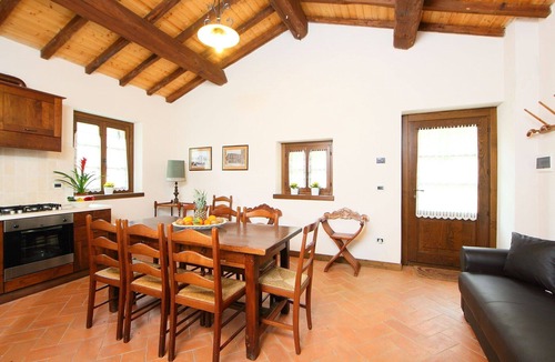 Sansepolcro Villa | Beautiful private villa for 15 guests with private pool, hot tub, WIFI, TV, patio and pets allowed