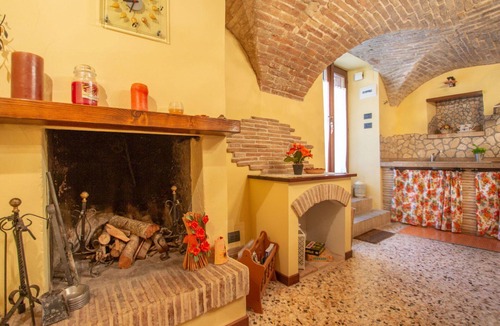 Notaresco House | Beautiful private villa for 4 people with balcony and pets allowed