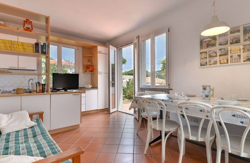Cavo House | Beautiful private villa for 4 people with TV, terrace and pets allowed
