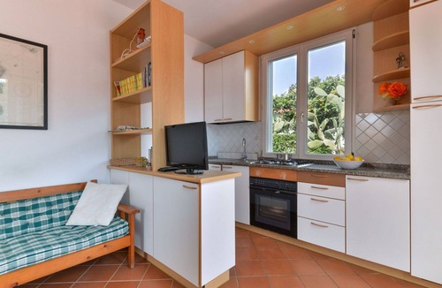 Cavo House | Beautiful private villa for 4 people with TV, terrace and pets allowed