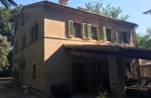 Treia Villa | Beautiful, secluded Villa & pool in large, private gardens.