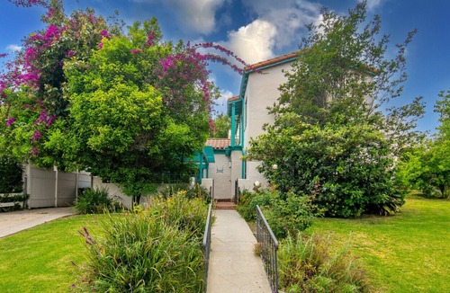 Pico - Robertson House | Beautiful Spanish Home with Pool Beverly Hills Adj