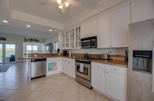 Key West Condo | Beautiful Stock Island Rental ~10 Min from Downtown Key West