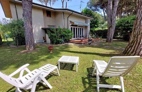 Ronchi House | Beautiful villa for 7 guests with WIFI, TV and pets allowed, close to Forte Dei Marmi