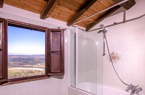 Civitella Paganico House | Beautiful villa with internet, pool, TV, patio, pets allowed, panoramic view and parking