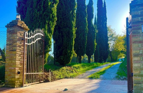 Sansepolcro Villa | Beautiful villa with private pool, WIFI, A/C, TV, patio, pets allowed and panoramic view