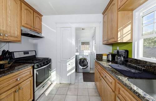 Eastside House | Beautiful Vintage Home.Great Value!