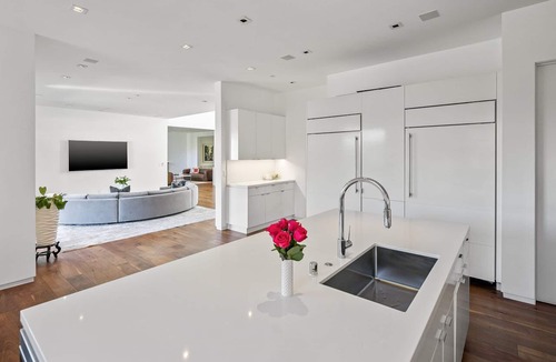Bel Air House | BEL AIR FAMILY ESTATE/GATED/POOL/BASKETBALL COURT/SMART-HOME/5 BEDROOM
