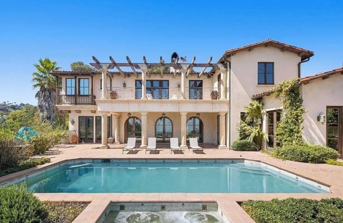 Bel Air House | Bel Air Panorama - Mediterranean Estate w/Resort-Style Grounds