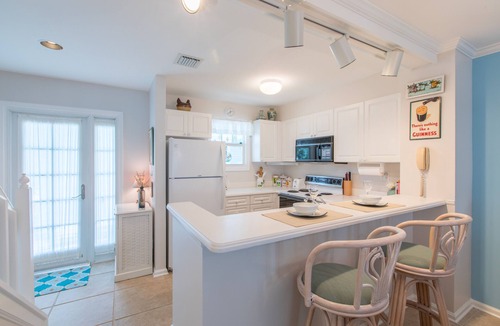 Bahama Village House | BELLA VITA ~ 2/1.5 located in the Truman Annex with a community pool!