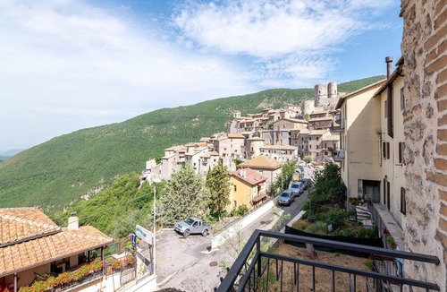 Polino Apartment | Belvilla by OYO Casa Castiglia