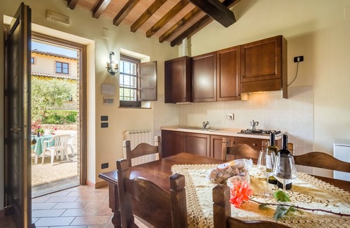 Ramazzano Villa | Belvilla by OYO La Vite
