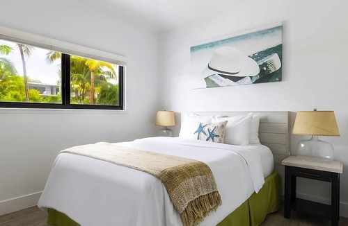 Islamorada Villa | Best Value, Quality Stay with Free Parking, Near Islamorada Brewery & Distillery