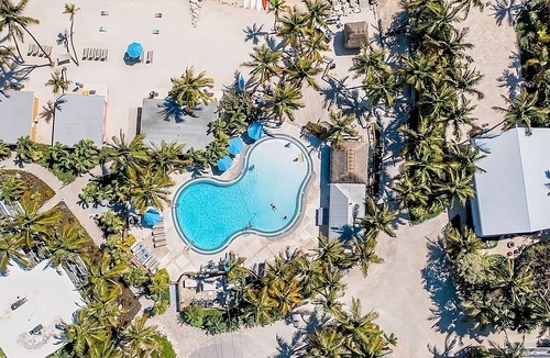 Islamorada Villa | Best Value, Quality Stay with Free Parking, Near Islamorada Brewery & Distillery
