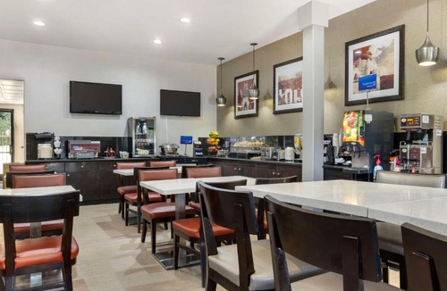 West Los Angeles Hotel | Best Western Royal Palace Inn & Suites