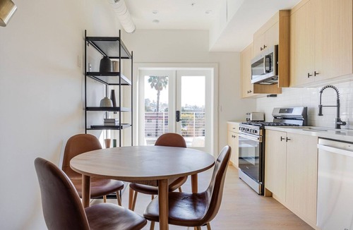 East Hollywood Apartment | Blueground | East Hollywood, balcony, nr Echo Park