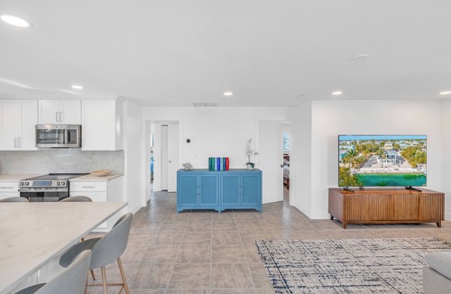 Pine Channel Estates House | Boaters Paradise on a Deep Canal