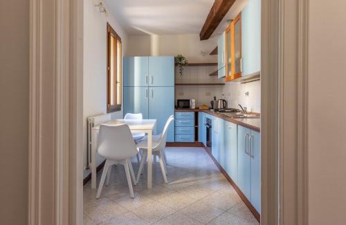 Historic Center Apartment | Bologna Centro 12 People and Terrace over 170 mq