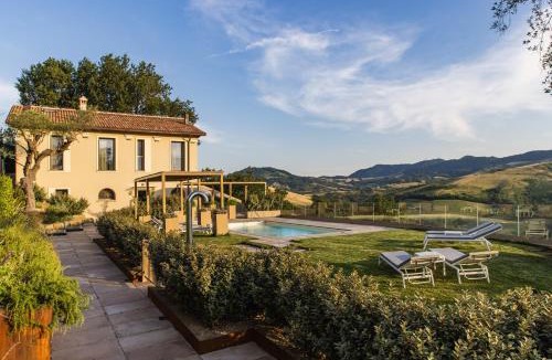 Castel San Pietro Terme House | Borgo alle Crete