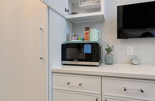 Harbor Apartment | Brand new lux micro studio in serene Alamitos Heights!