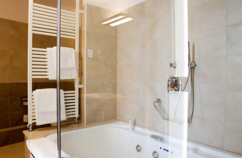 Mosciano Sant'Angelo Hotel | Breaking Business Hotel
