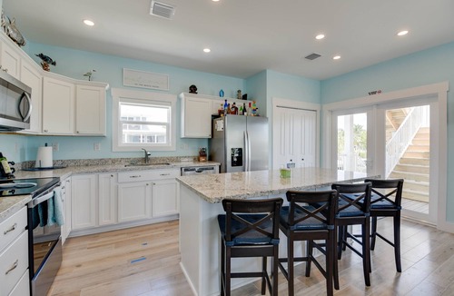 Breezeswept Beach Estates House | Breezeswept, Pool & Jacuzzi, Ocean views, 2 large decks, Quick Access to Water.