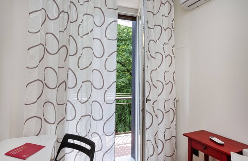 Quarto dei Mille Apartment | Bright Shelley Apartment by Wonderful Italy