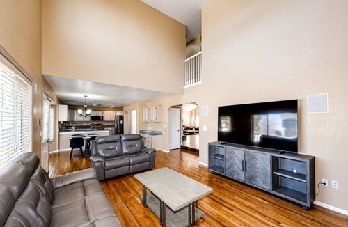 Centennial House | Bright & Spacious 5BR/4BA Home in Centennial