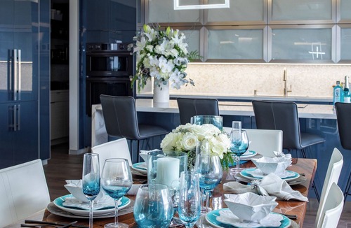 Gas Lamp Section House | Bring the family to this spacious 7 bedrooms/7 bath home in Manhattan Beach