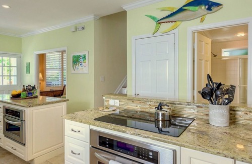 Truman Annex House | *BRISA FRESCA @ THE ANNEX* Airy Home by Duval & Beach + LAST KEY SERVICES.
