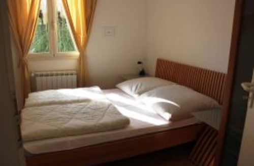 Bolsena House | Bungalow 'Camping Massimo - 2' with Lake View, Private Terrace and Private Garden