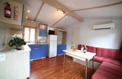 Ligo House | Bungalow in Ferienresidenz mit Pool