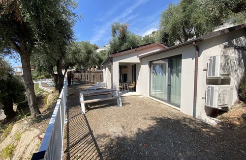 Ventimiglia House | Bungalow in holiday resort 6-8pp + beach + pool