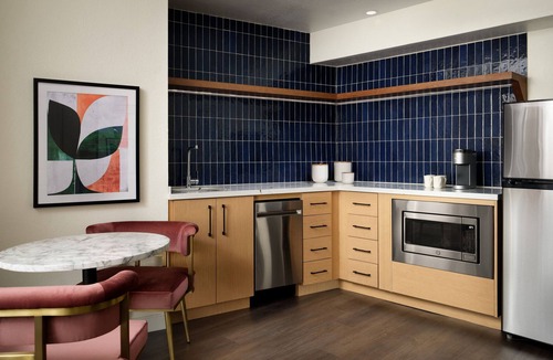 Pico - Robertson Hotel | Burton House, Beverly Hills, A Tribute Portfolio Hotel