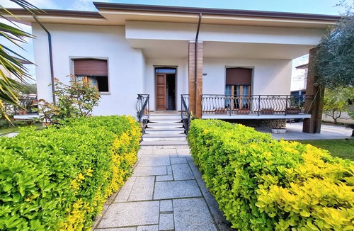 Fiumaretta Villa | By the sea, 3 bedrooms, garden, and private parking spaces, near Lerici and the Cinque Terre