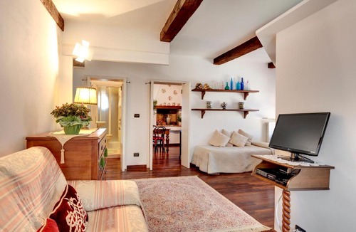 San Polo Apartment | Ca' Badoer East Studio