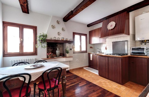 San Polo Apartment | Ca' Badoer East Studio