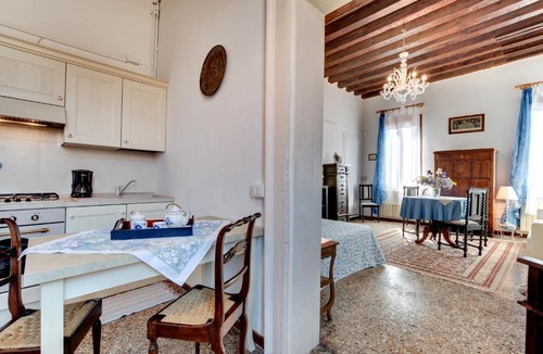 San Polo Apartment | Ca' Badoer West Studio
