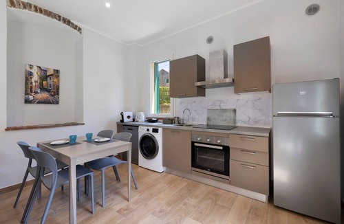 Finale Ligure Apartment | Ca di perti Apartment 1 with Wi-Fi, A/C & Garden