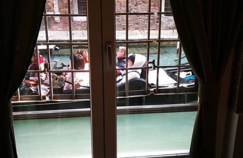 San Marco Apartment | Cà Fenice, romantic suite with canal view.