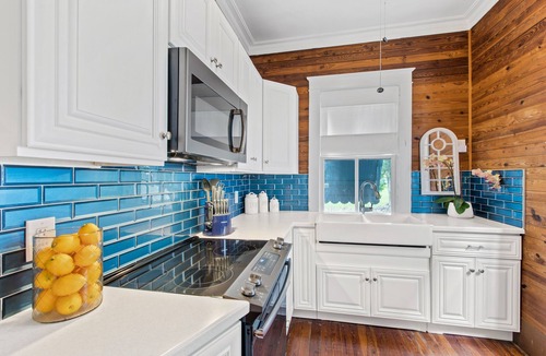 The Meadows Condo | CABIN FEVER ~ First Floor 1 Bedroom, 1 Bathroom with Full Kitchen and Pool!