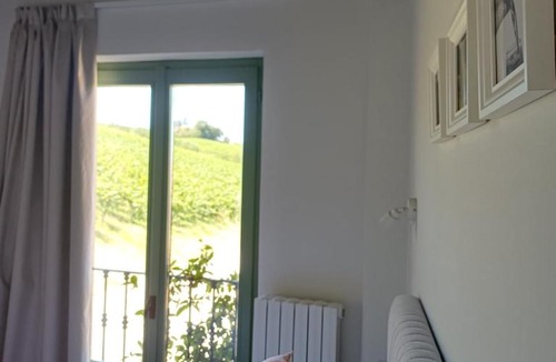 Montecalvo Versiggia House | Calice dei Cherubini