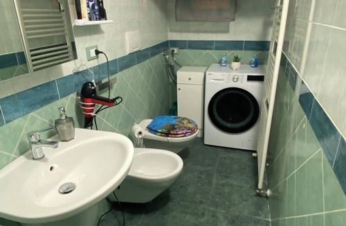 Faenza Apartment | Camera Doppia con Bagno nel Centro Storico di Faenza
